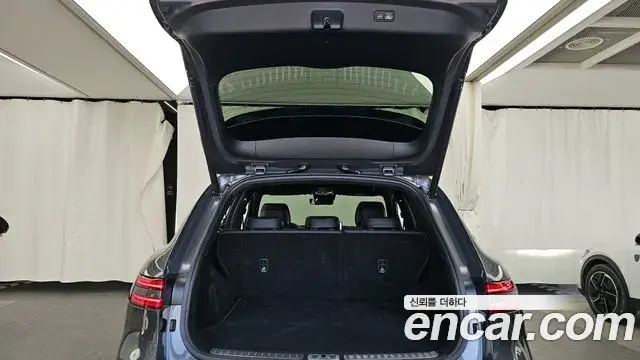 Genesis GV70 2021 — ფოტო 13/32