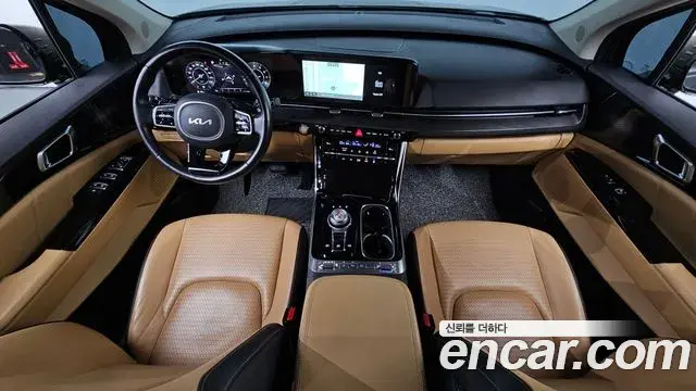 Kia Carnival 2021 — ფოტო 16/20