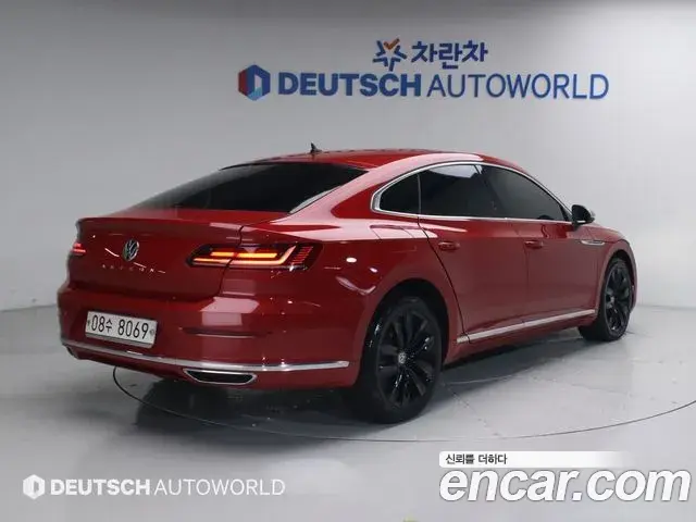 Volkswagen Arteon 2019 — ფოტო 13/20