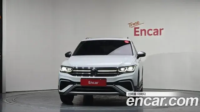 Volkswagen Tiguan Allspace 2023 — ფოტო 8/20