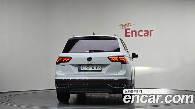 Volkswagen Tiguan Allspace 2023 — ფოტო 14/20