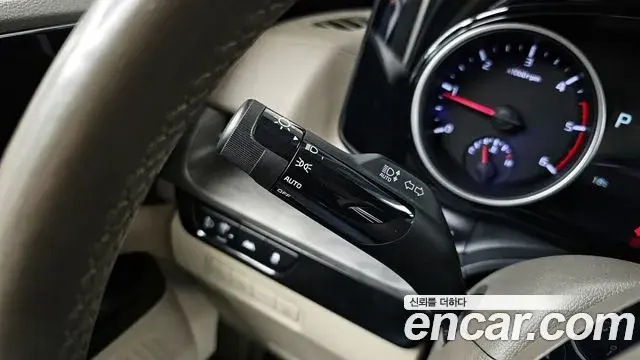 Kia Carnival 2021 — Фото 18/20