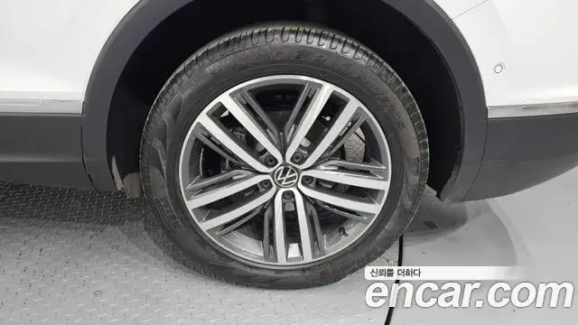 Volkswagen Tiguan Allspace 2023 — ფოტო 10/20