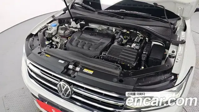 Volkswagen Tiguan Allspace 2023 — ფოტო 4/20