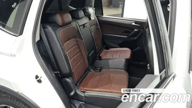 Volkswagen Tiguan Allspace 2023 — ფოტო 5/20