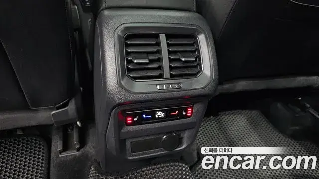 Volkswagen Tiguan Allspace 2023 — ფოტო 13/20