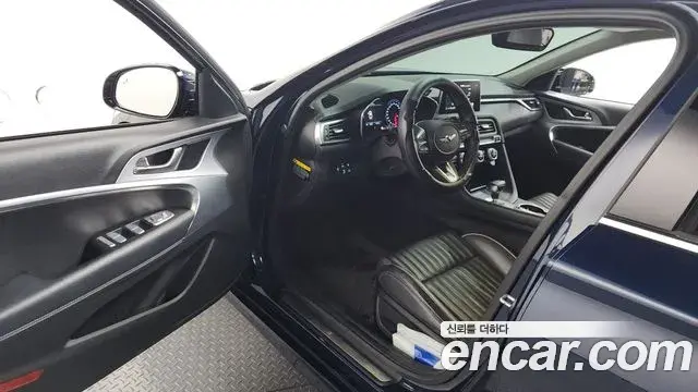 Genesis G70 2019 — Photo 9/20