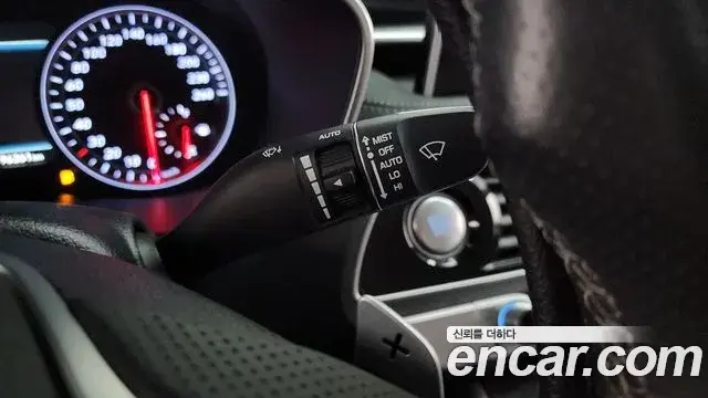 Genesis G70 2019 — Photo 6/20