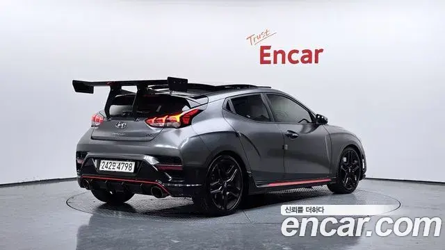 Hyundai Veloster 2018 — ფოტო 5/20