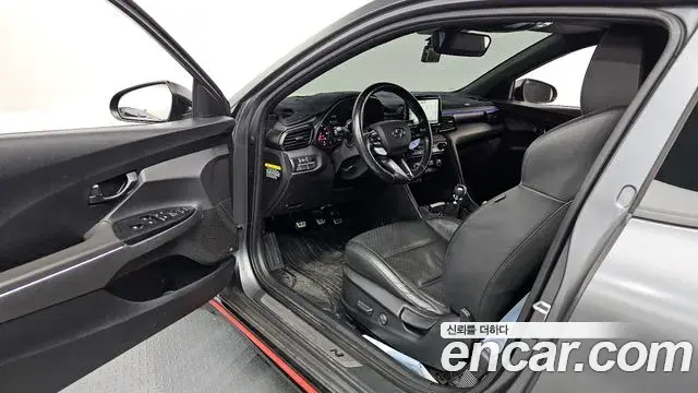Hyundai Veloster 2018 — ფოტო 7/20