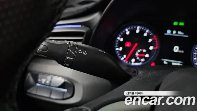 Hyundai Veloster 2018 — ფოტო 1/20