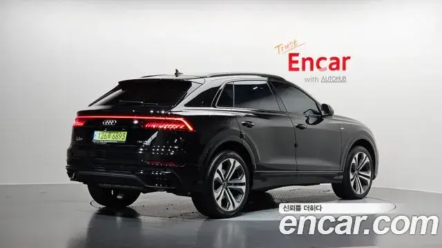 Audi Q7 2023 — Фото 2/20