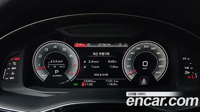 Audi Q7 2023 — Фото 8/20