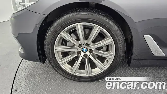 BMW 5 Series 2018 — Şəkil 20/20