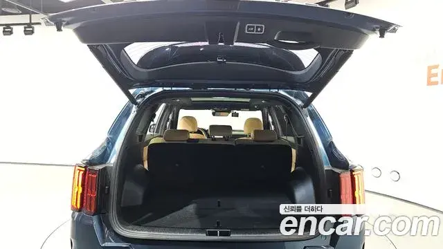 Kia Sorento 2022 — Şəkil 19/20