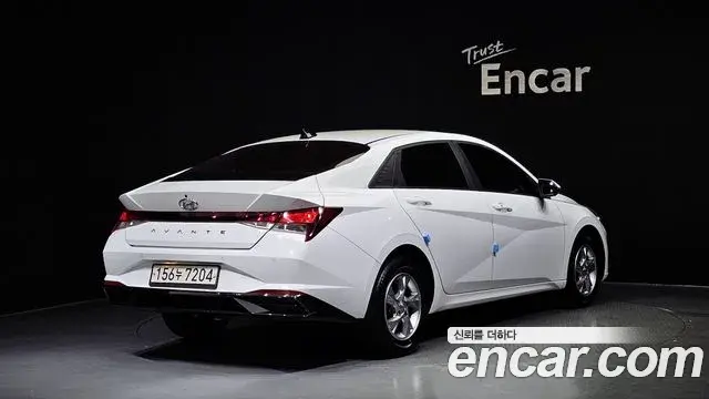 Hyundai The New Avante Hybrid 2021 — Photo 6/20