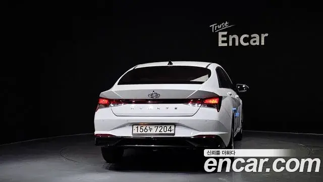 Hyundai The New Avante Hybrid 2021 — Photo 2/20