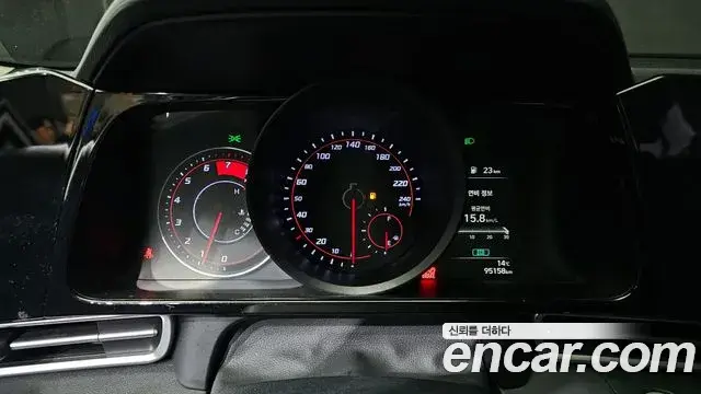 Hyundai The New Avante Hybrid 2021 — Photo 10/20