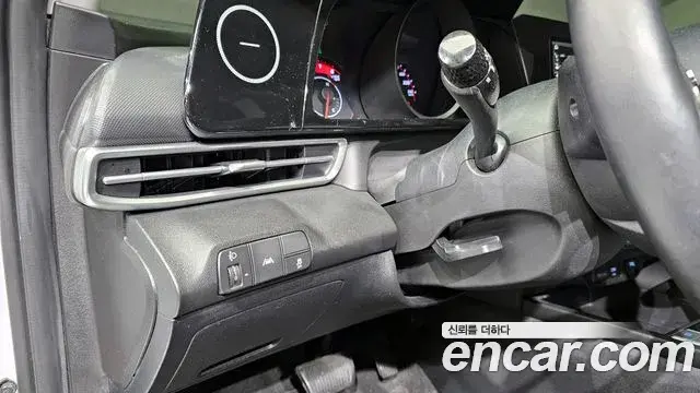 Hyundai The New Avante Hybrid 2021 — Photo 5/20