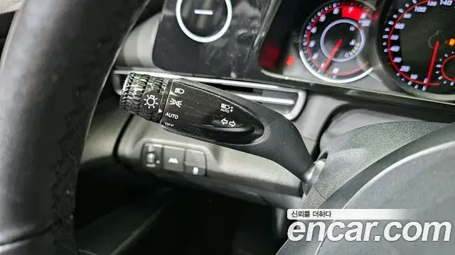 Hyundai The New Avante Hybrid 2021 — Photo 8/20