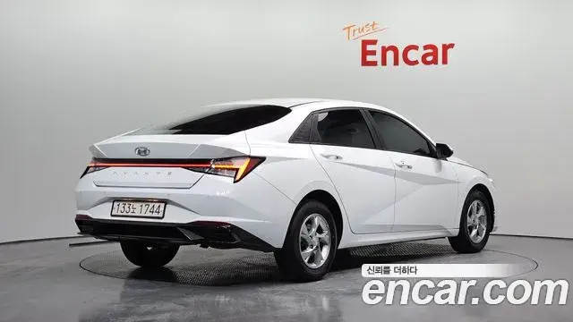 Hyundai The New Avante Hybrid 2022 — ფოტო 10/23