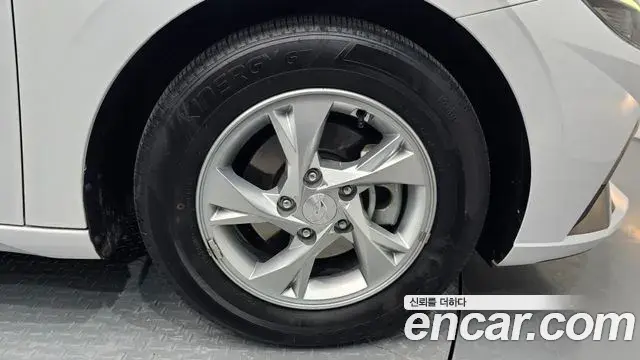 Hyundai The New Avante Hybrid 2022 — ფოტო 11/23