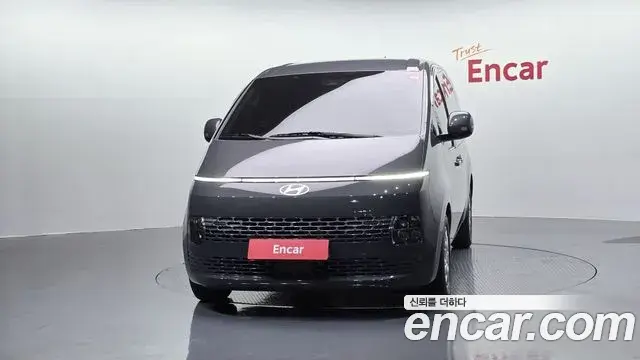 Hyundai Staria 2025 — Photo 13/20