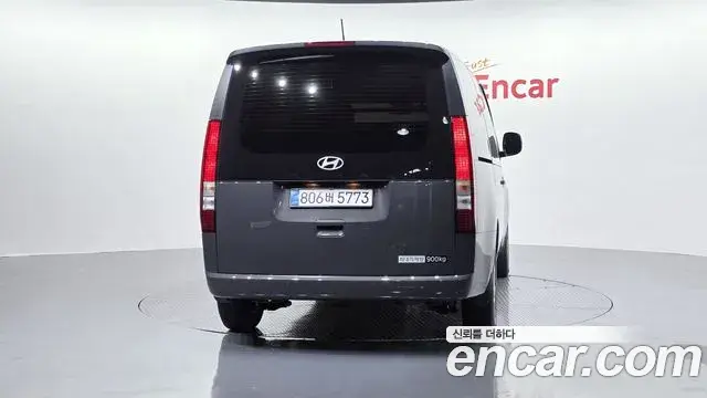 Hyundai Staria 2025 — Photo 3/20