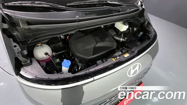 Hyundai Staria 2025 — Photo 19/20