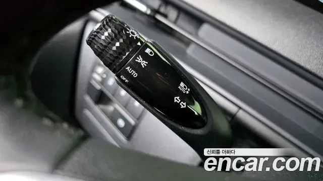Hyundai Staria 2025 — Photo 7/20