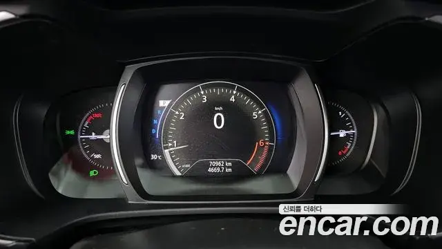 Renault Samsung QM6 2019 — ფოტო 27/34