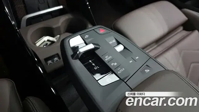 BMW 2 Series Active Tourer 2025 — Photo 7/30