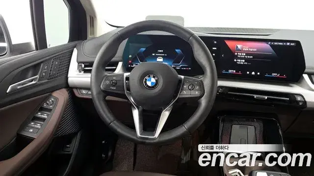 BMW 2 Series Active Tourer 2025 — Photo 21/30
