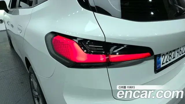 BMW 2 Series Active Tourer 2025 — Photo 4/30