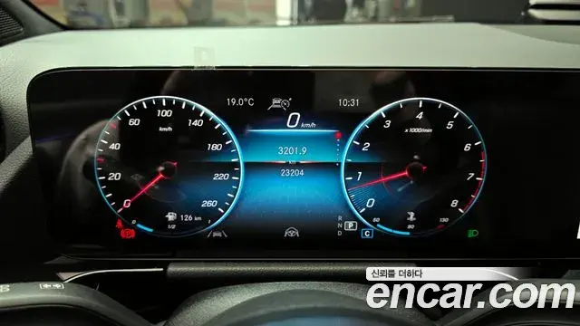 Mercedes-Benz GLA-Class 2022 — Photo 16/30