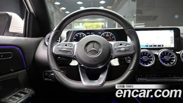 Mercedes-Benz GLA-Class 2022 — Photo 23/30