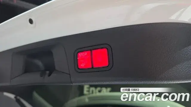 Mercedes-Benz GLA-Class 2022 — Photo 27/30