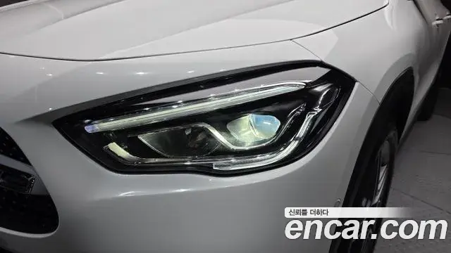 Mercedes-Benz GLA-Class 2022 — Photo 9/30