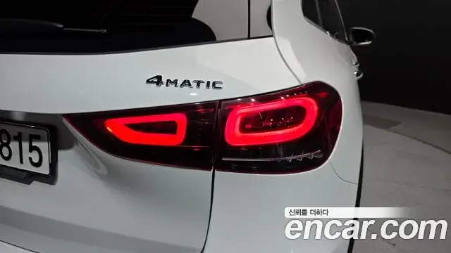 Mercedes-Benz GLA-Class 2022 — Photo 12/30