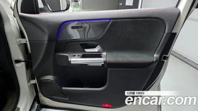 Mercedes-Benz GLA-Class 2022 — Photo 7/30