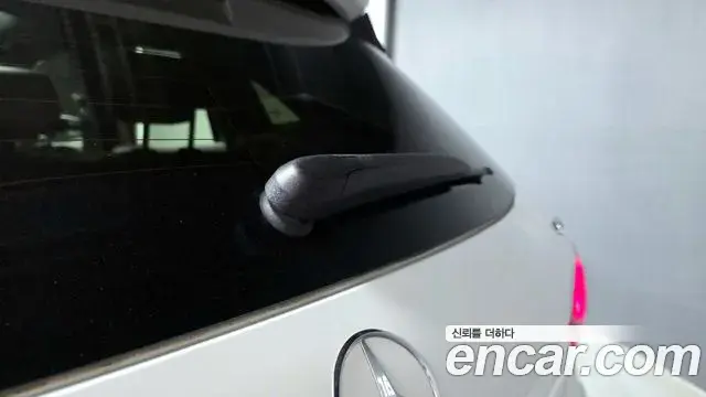 Mercedes-Benz GLA-Class 2022 — Photo 18/30