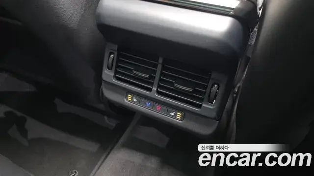 Land Rover Range Rover Evoque 2025 — Photo 16/20