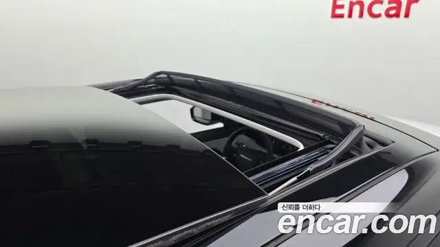 Land Rover Range Rover Evoque 2025 — Photo 19/20