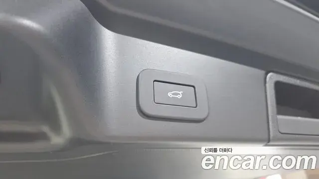 Land Rover Range Rover Evoque 2025 — Photo 11/20