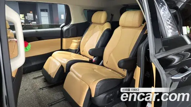 Kia Carnival 2021 — ფოტო 6/31