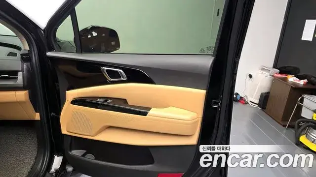 Kia Carnival 2021 — ფოტო 9/31