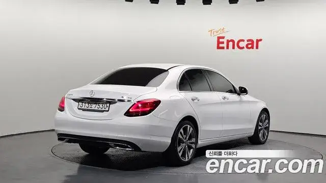 Mercedes-Benz C-Class 2021 — Фото 2/20