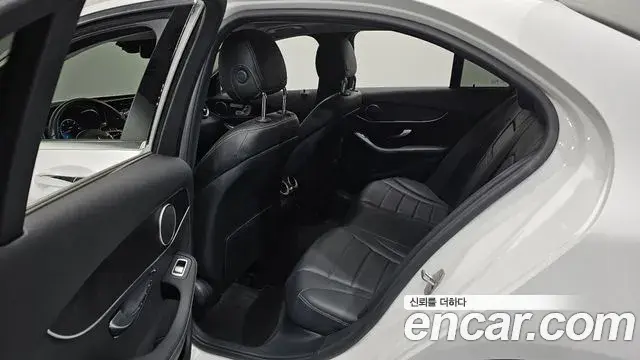 Mercedes-Benz C-Class 2021 — Фото 12/20