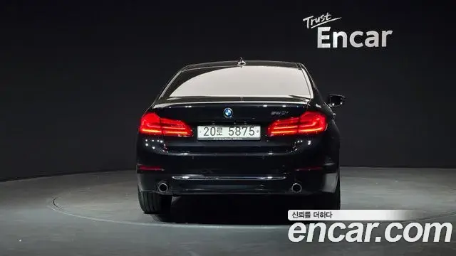 BMW 5 Series 2018 — Şəkil 18/20