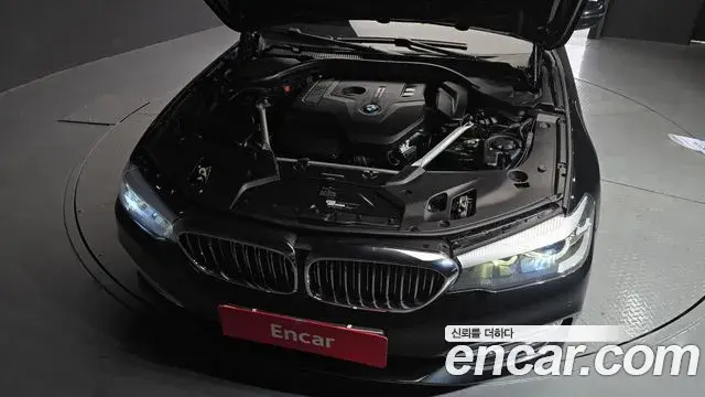BMW 5 Series 2018 — Şəkil 9/20
